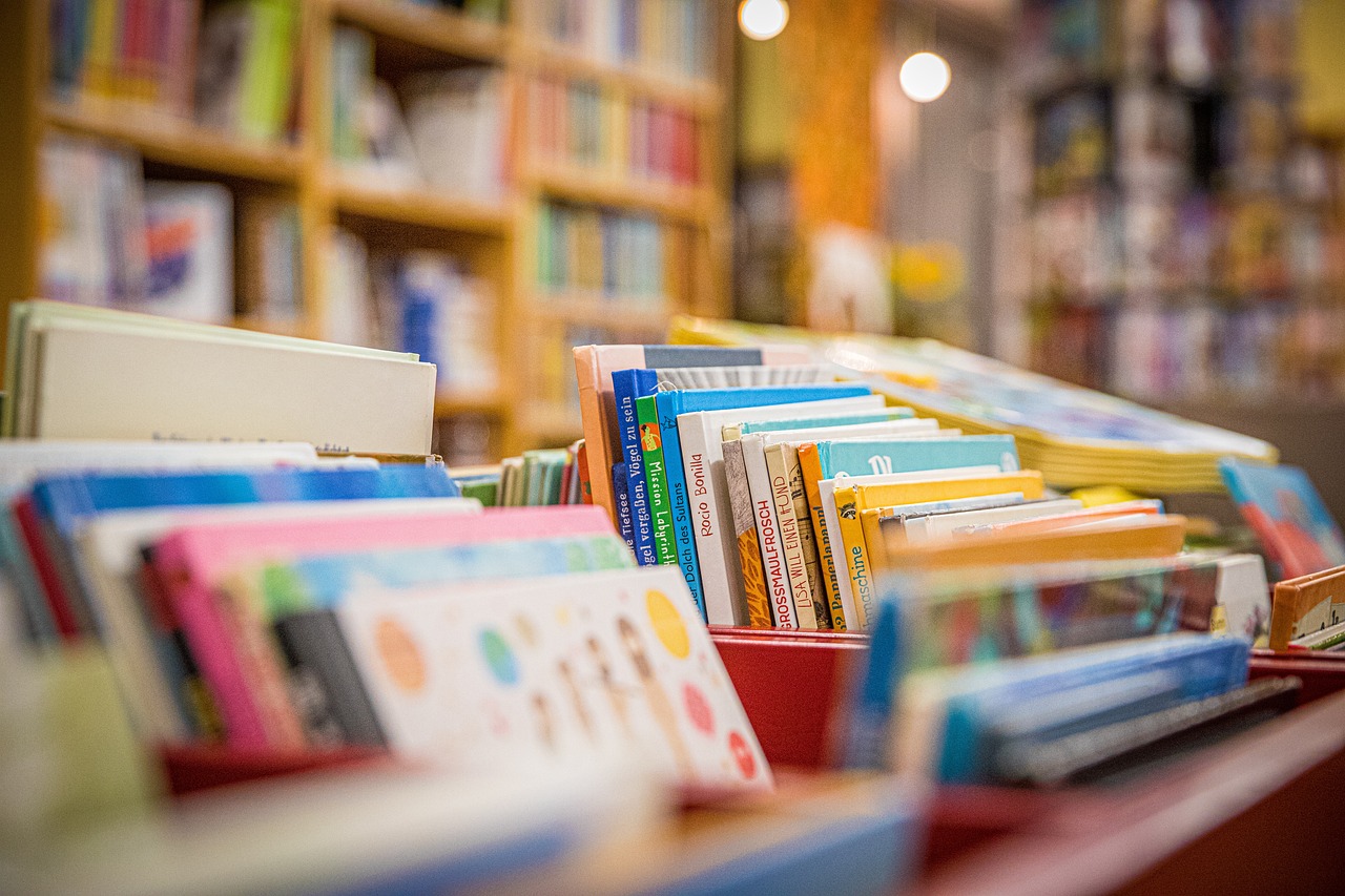 découvrez comment rédiger une lettre de motivation efficace pour postuler dans une librairie. exemples et conseils pour attirer l'attention des recruteurs du secteur livre.