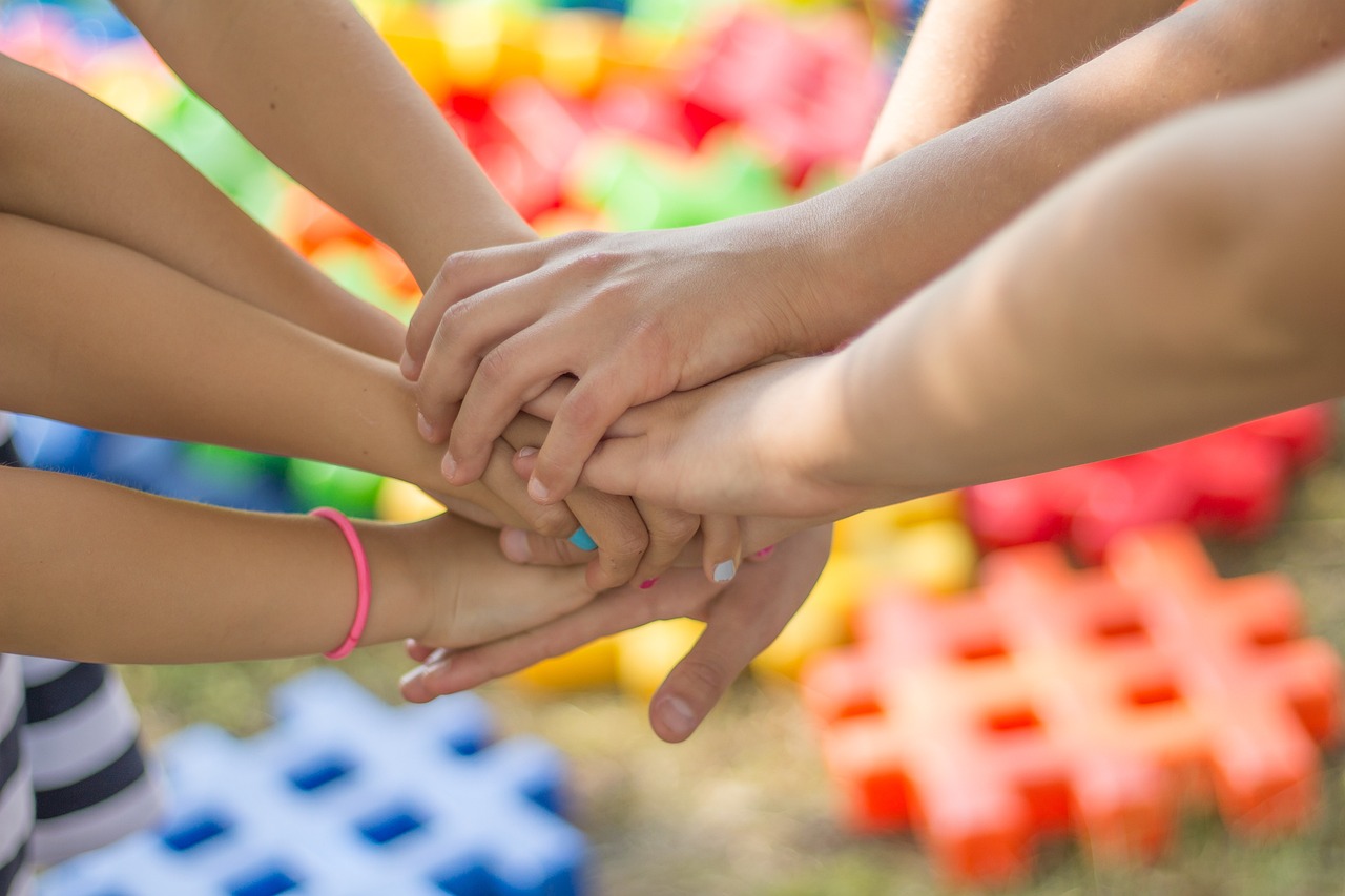 Comment le comité d’entreprise MMA Le Mans soutient les familles en 2025 ?